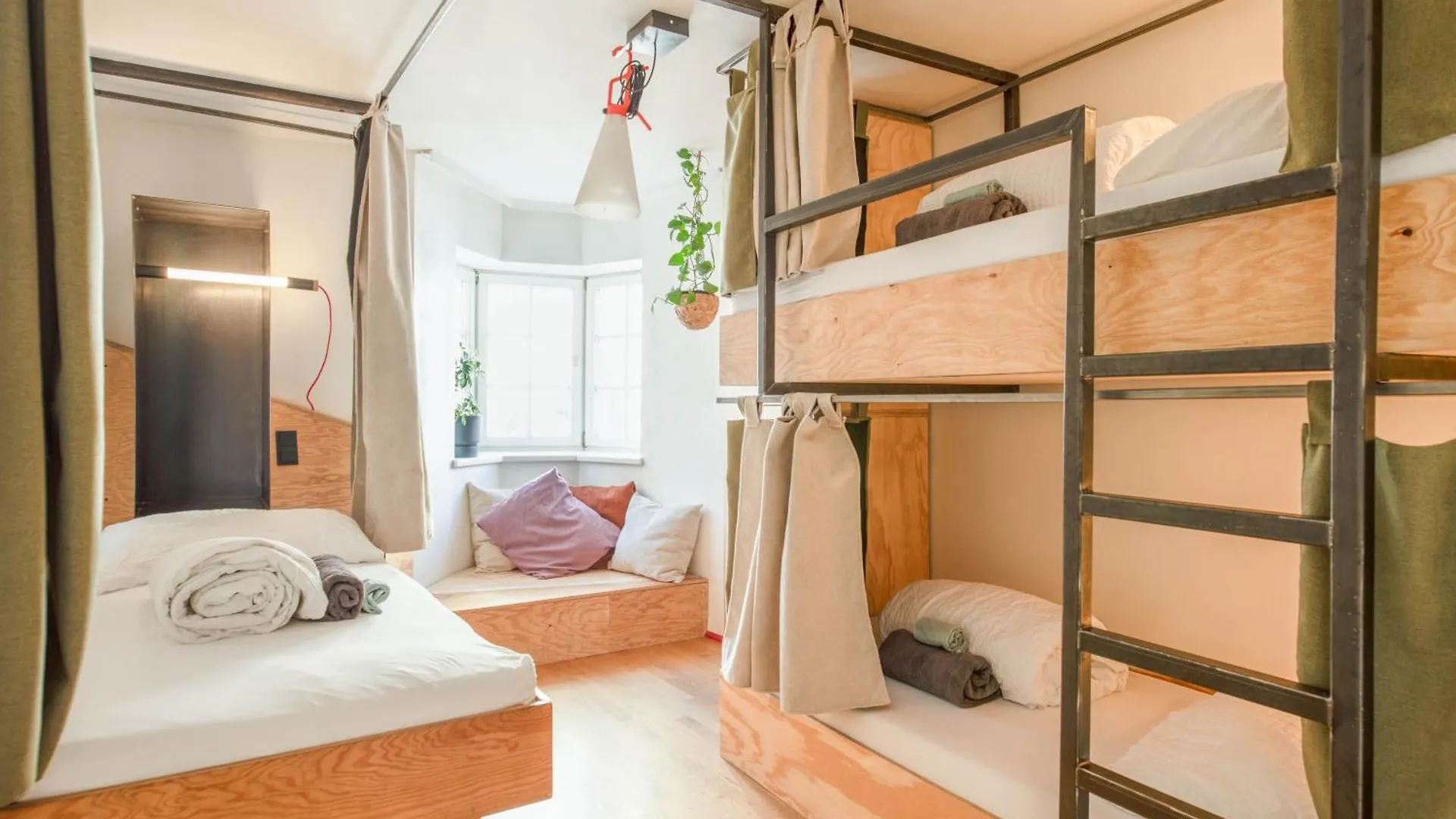 Montagu Hostel 인스브루크