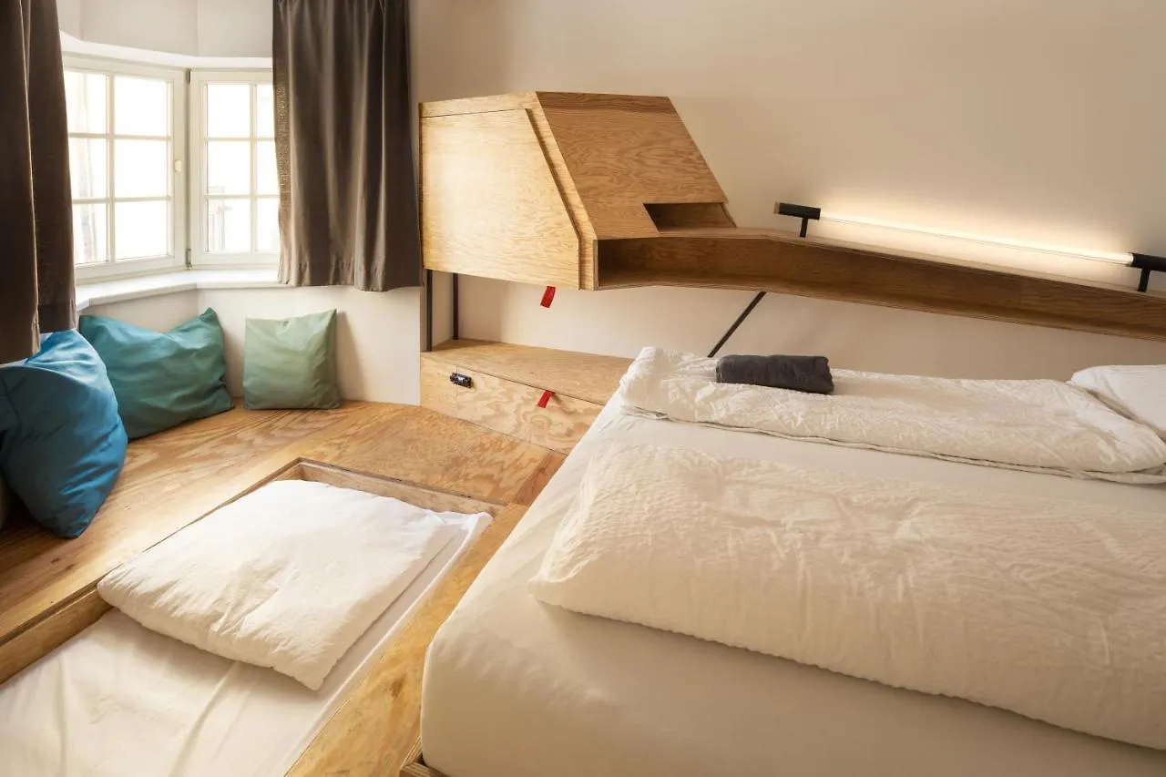 Montagu Hostel إنسبروك 0*,  النمسا