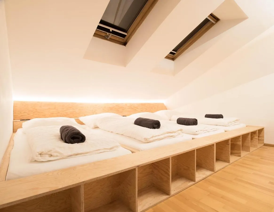 Montagu Hostel إنسبروك