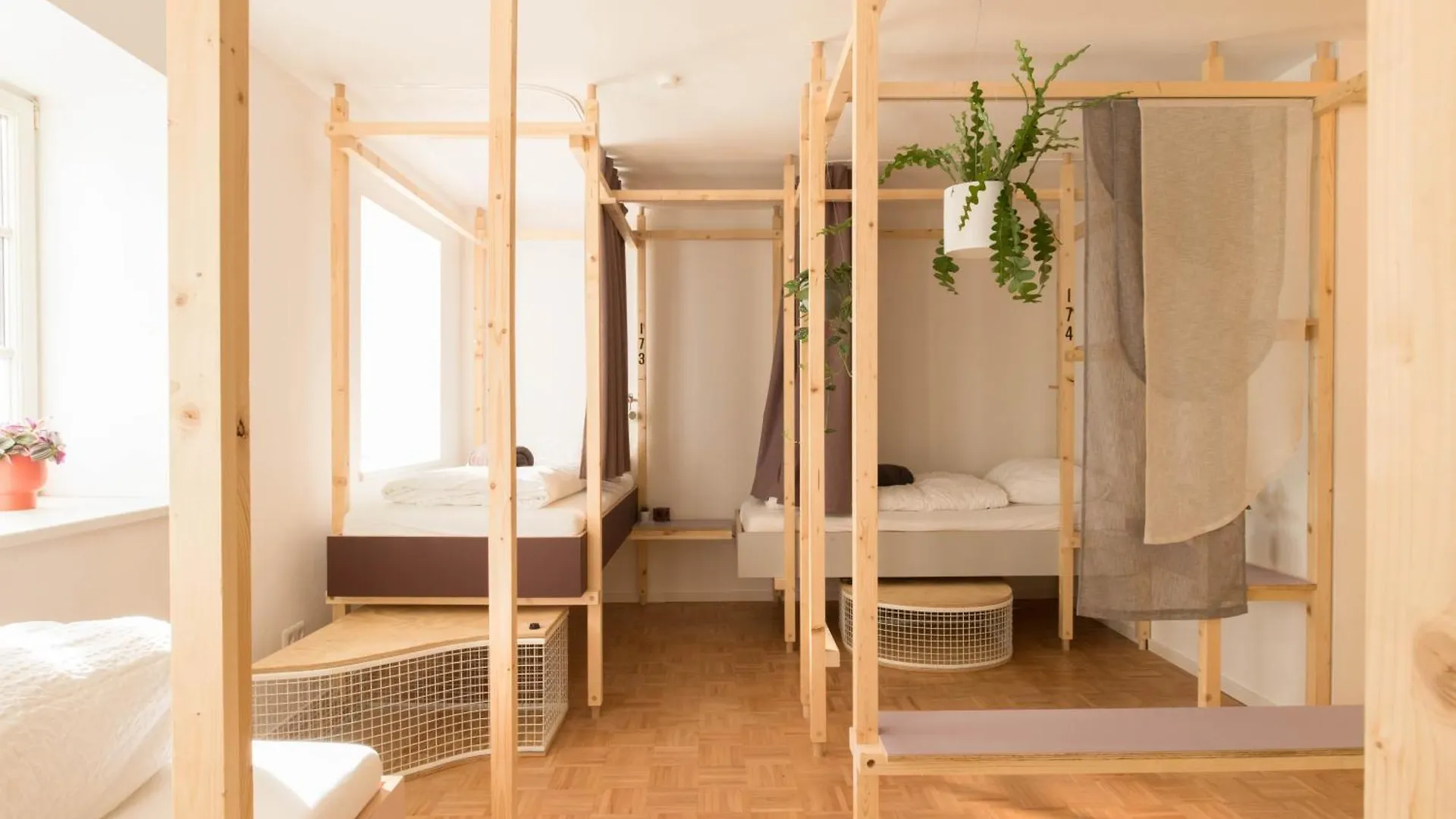 Montagu Hostel إنسبروك 0*,