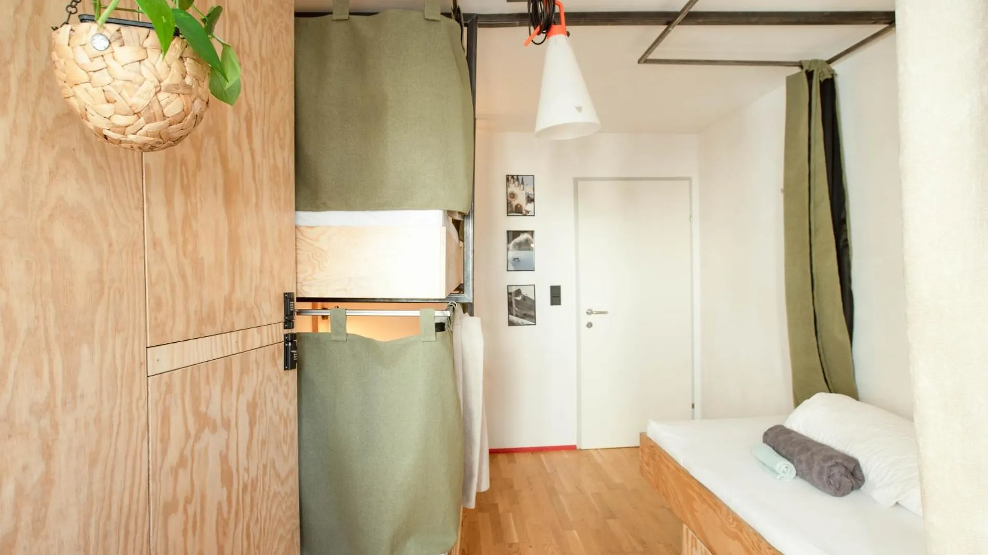 Montagu Hostel إنسبروك
