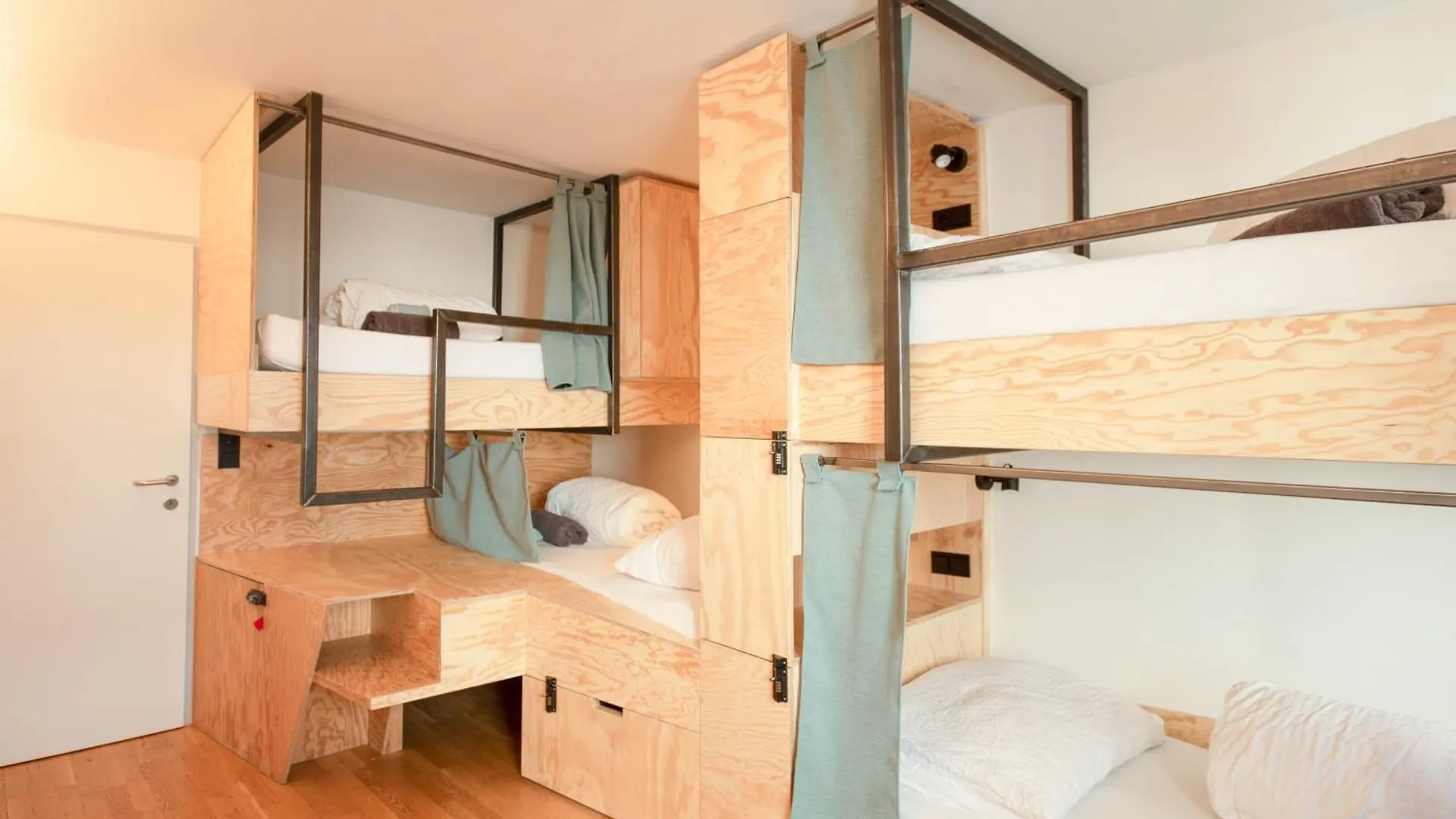 Montagu Hostel إنسبروك